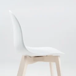 1665 Academy Connubia© Chaise scandinave en polypropylène et bois