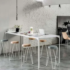 Apelle Jump Midj® Tabouret snack design sans dossier pieds géométriques