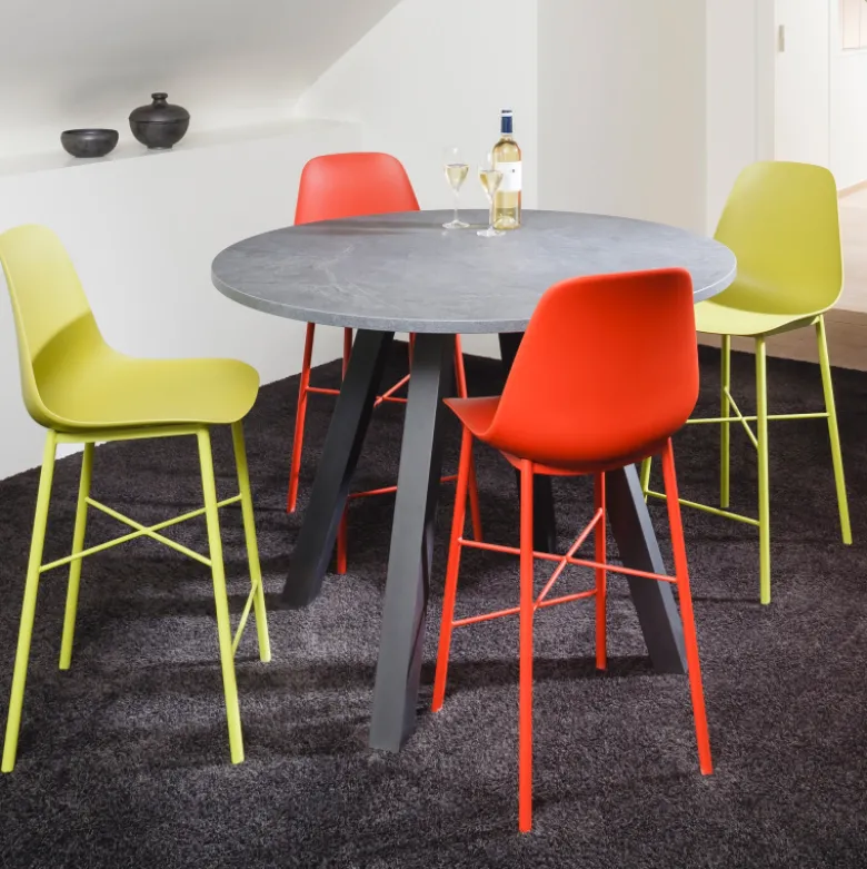 Cloe Tabouret snack moderne en polypropylène et métal