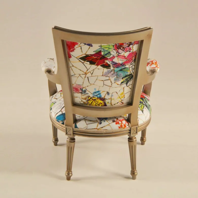 Quentin Fauteuil cabriolet Louis 16 fabrication française en tissu et bois massif