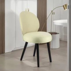 Severus Chaise cosy en tissu et pieds bois
