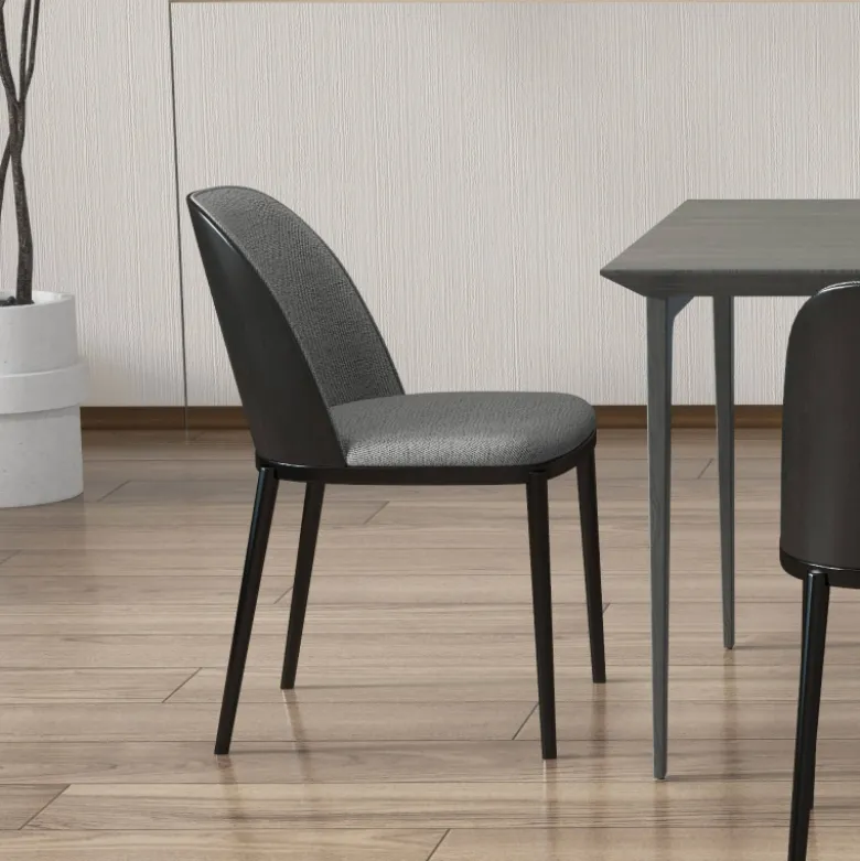 SimoneChaise bimatière en tissu dossier bois avec pieds en métal