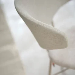Toro Mobitec ® Fauteuil minimaliste cosy en tissu avec pieds en métal
