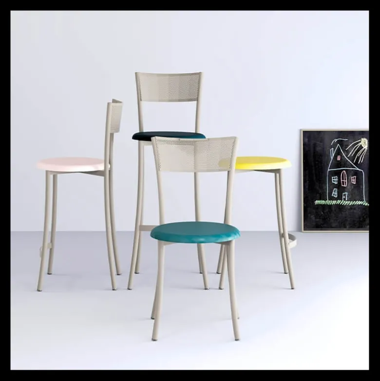 Wasabi Carrier® Chaise moderne en synthétique et métal dossier ajouré